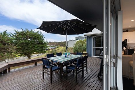Photo of property in 208 Park Avenue, Waitarere Beach, Levin, 5510