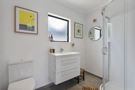 Photo of property in 10 Oreil Avenue, West Harbour, Auckland, 0618