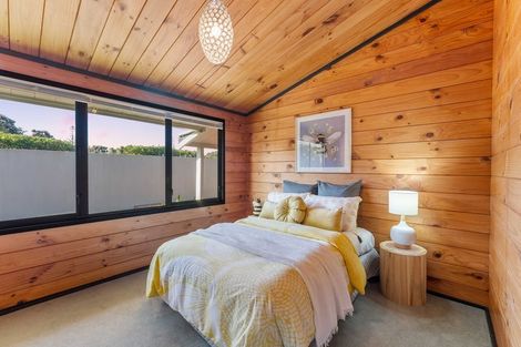 Photo of property in 10 Jane Street, Waikanae Beach, Waikanae, 5036