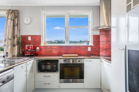 Photo of property in 21 Desert Gold Street, Ascot Park, Porirua, 5024