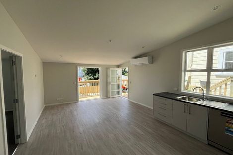 Photo of property in 305 Adelaide Road, Newtown, Wellington, 6021