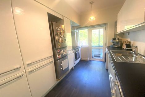 Photo of property in Fountain Court, 48u3 Oriental Parade, Oriental Bay, Wellington, 6011