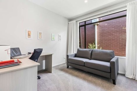 Photo of property in 21 Liberation Road, Papakura, 2110