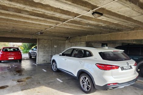 Photo of property in Mansfield Towers, 1 Grant Road, Thorndon, Wellington, 6011