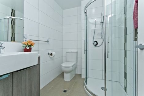 Photo of property in Apollo Apartments, 201/46 Rosedale Road, Rosedale, Auckland, 0632