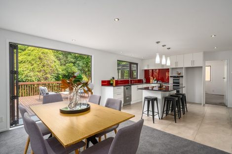 Photo of property in 28 Greyfriars Crescent, Tawa, Wellington, 5028
