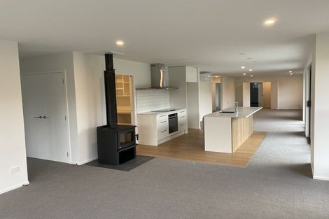 Photo of property in 2 Magpie Place, Lake Hawea, Wanaka, 9382