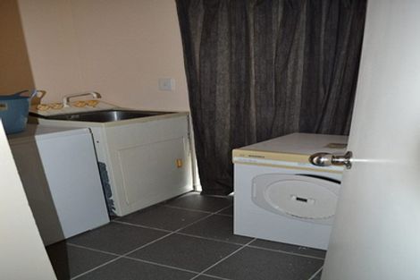 Photo of property in 95 Seaview Road, Glenfield, Auckland, 0629