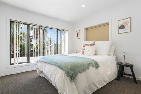 Photo of property in 6 May Avenue, Te Atatu South, Auckland, 0610