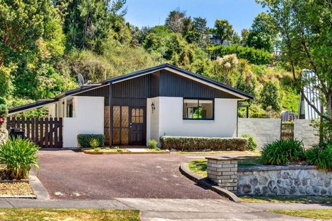 Photo of property in 12 Tokomaru Drive, Havelock North, 4130