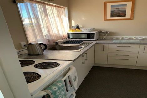 Photo of property in 49f3 Apu Crescent, Lyall Bay, Wellington, 6022