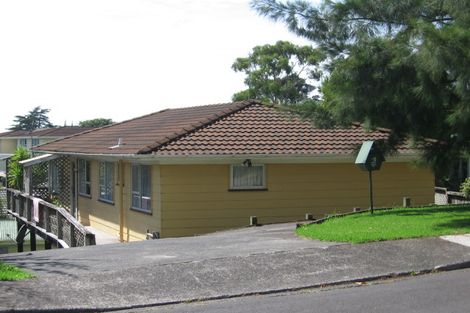 Photo of property in 26 Pokapu Street, Titirangi, Auckland, 0600