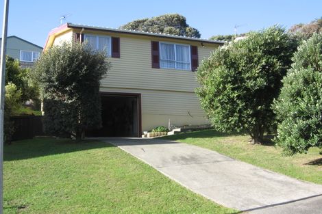 Photo of property in 3 The Spinney, Titahi Bay, Porirua, 5022