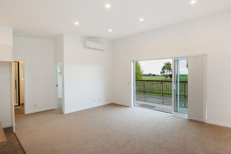 Photo of property in 35 Oram Drive, Turitea, Palmerston North, 4472