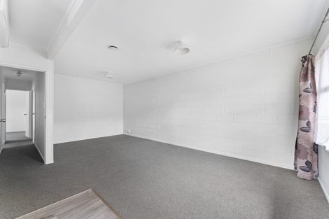 Photo of property in 44 Chippendale Crescent, Birkdale, Auckland, 0626