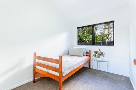 Photo of property in 6 Peterhouse Place, West Harbour, Auckland, 0618