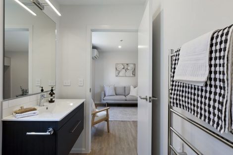 Photo of property in 32 Shelduck Road, Jacks Point, 9371