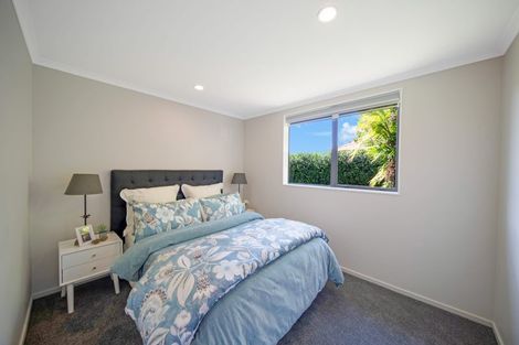 Photo of property in 17 Morewa Place, Takanini, 2112