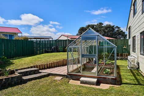 Photo of property in 33 Clipper Street, Titahi Bay, Porirua, 5022