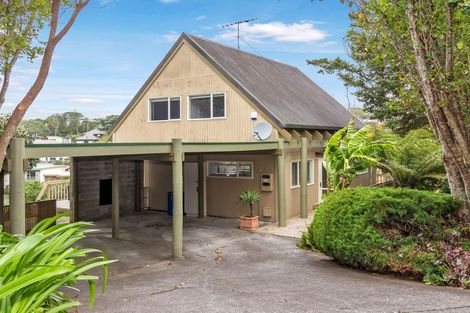 Photo of property in 21a Page Point, Mellons Bay, Auckland, 2014