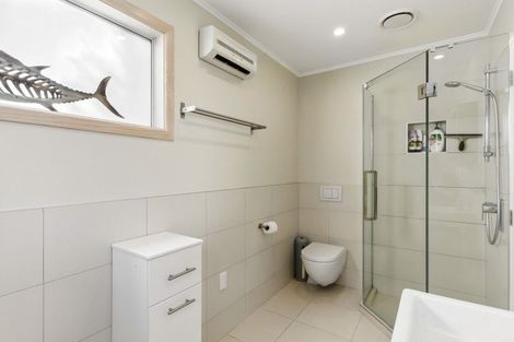 Photo of property in 98 Leinster Avenue, Raumati South, Paraparaumu, 5032