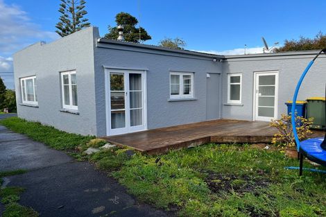 Photo of property in 129 Golf Road, Titirangi, Auckland, 0600