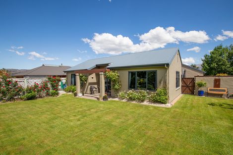 Photo of property in 5 Spruce Close, Alexandra, 9320