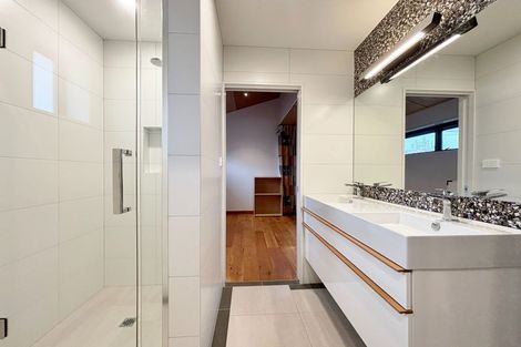 Photo of property in 46 Hewitts Road, Merivale, Christchurch, 8014