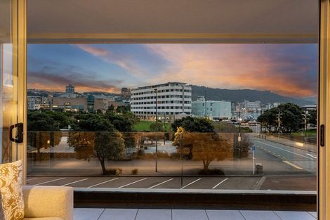 Photo of property in Aqua, 6/74 Oriental Parade, Oriental Bay, Wellington, 6011