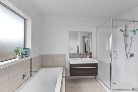 Photo of property in 11 Southbrook Close, Glenview, Hamilton, 3206