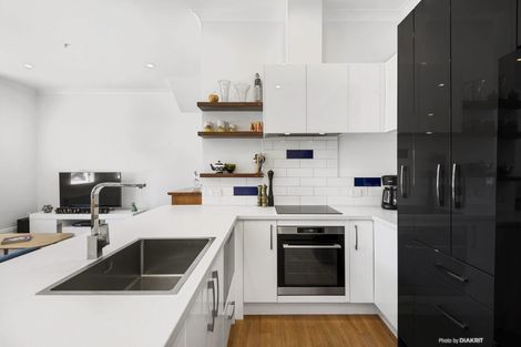 Photo of property in The Villas, 33u9 Hobson Street, Thorndon, Wellington, 6011