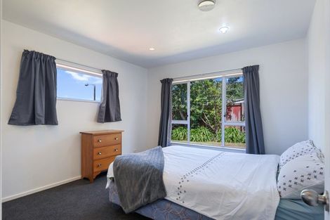 Photo of property in 3 Ipswich Grove, Wainuiomata, Lower Hutt, 5014