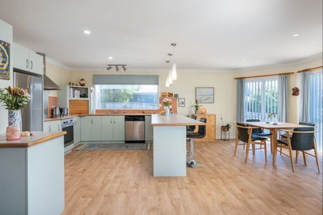 Photo of property in 38 Balmoral Drive, Hilltop, Taupo, 3330