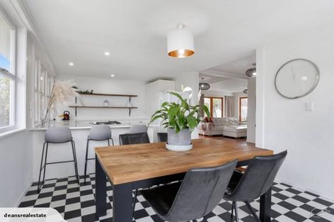 Photo of property in 82 Taikata Road, Te Atatu Peninsula, Auckland, 0610