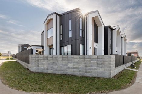 Photo of property in 2 Atutahi Lane, Papamoa Beach, 3118