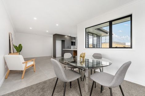 Photo of property in 57 Atlantic Drive, Fitzherbert, Palmerston North, 4410