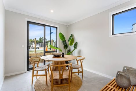 Photo of property in 12 Tima Lane, Mangere Bridge, Auckland, 2022