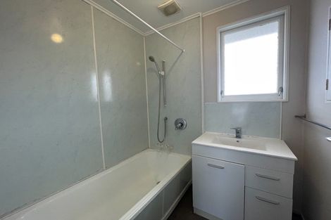 Photo of property in 10/55u Apu Crescent, Lyall Bay, Wellington, 6022