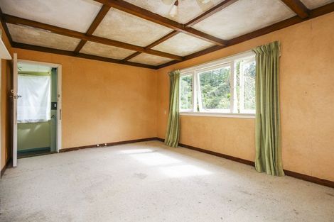 Photo of property in 50 Mahoe Road, Titirangi, Auckland, 0604