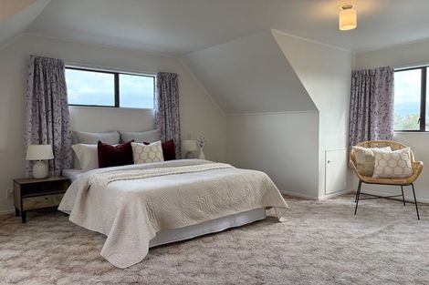 Photo of property in 16 Willowstream Grove, Cloverlea, Palmerston North, 4412