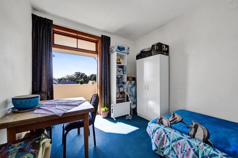 Photo of property in Devonport Apartments, 50/127 Saint Aubyn Street, New Plymouth, 4310