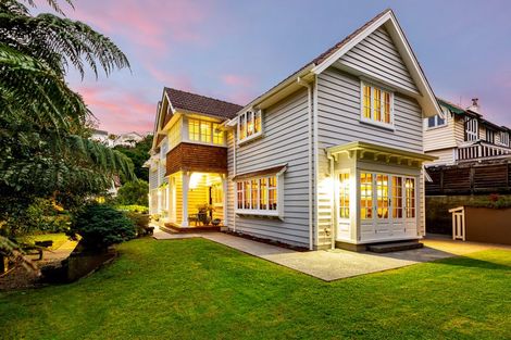 Photo of property in 2 Glen Road, Kelburn, Wellington, 6012