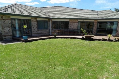 Photo of property in 13 Fleetwood Drive, Henderson, Auckland, 0612