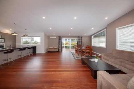 Photo of property in 10 Edington Grove, Churton Park, Wellington, 6037