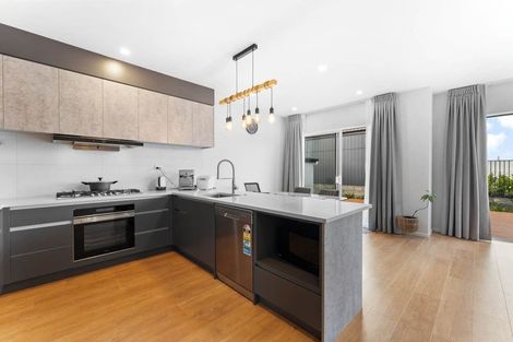 Photo of property in 13 Morus Road, Massey, Auckland, 0614