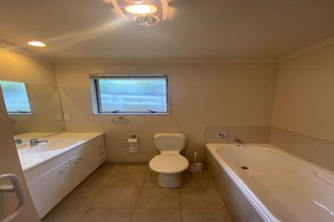 Photo of property in 4 Durbin Court, Greenhithe, Auckland, 0632