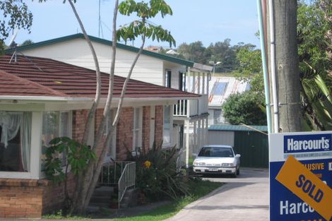 Photo of property in 1/17 Woodall Place, Totara Vale, Auckland, 0627