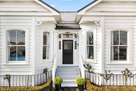 Photo of property in 43 Colombo Road, Waiuku, 2123