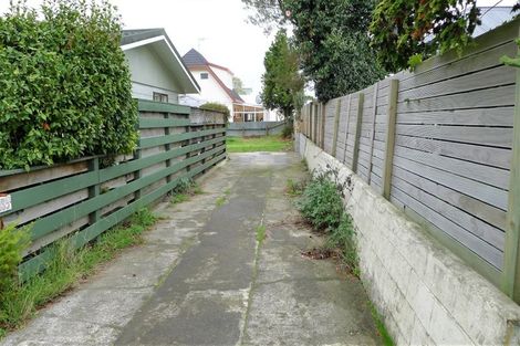 Photo of property in 5a Chelwood Street, Takaro, Palmerston North, 4412