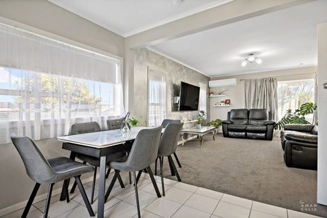 Photo of property in 207 Don Buck Road, Massey, Auckland, 0614